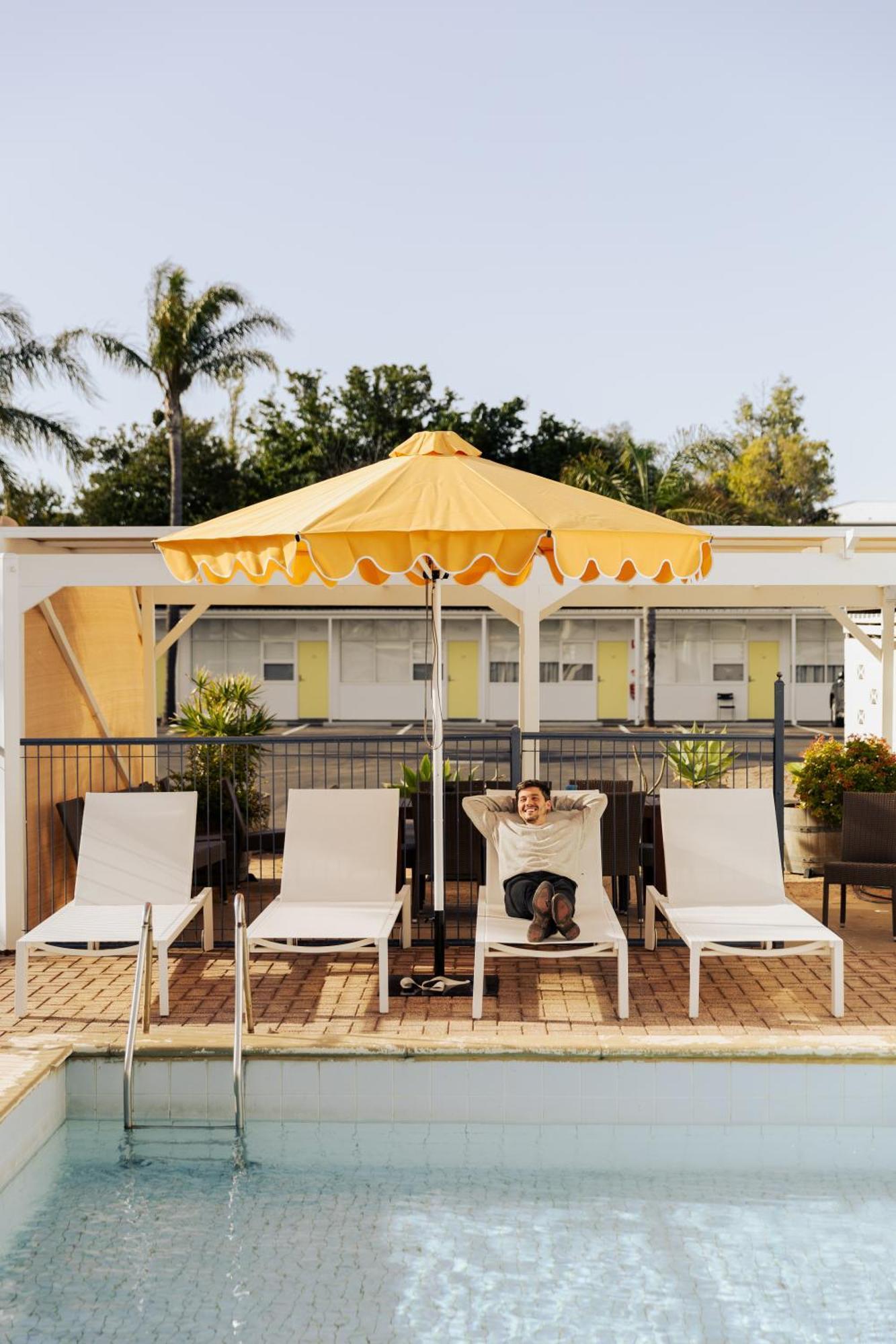 Port Broughton Hotel Bagian luar foto