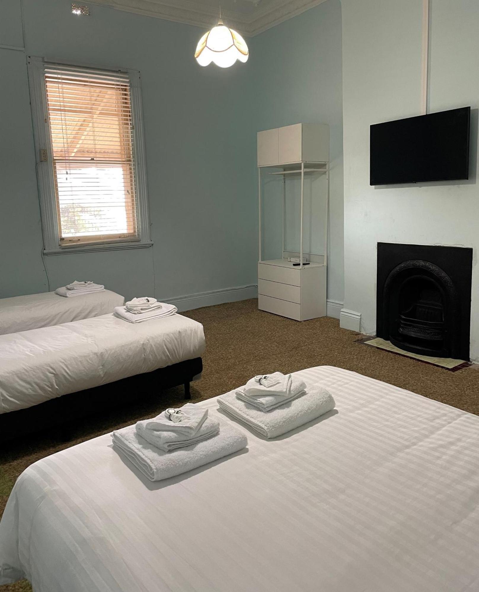 Port Broughton Hotel Bagian luar foto